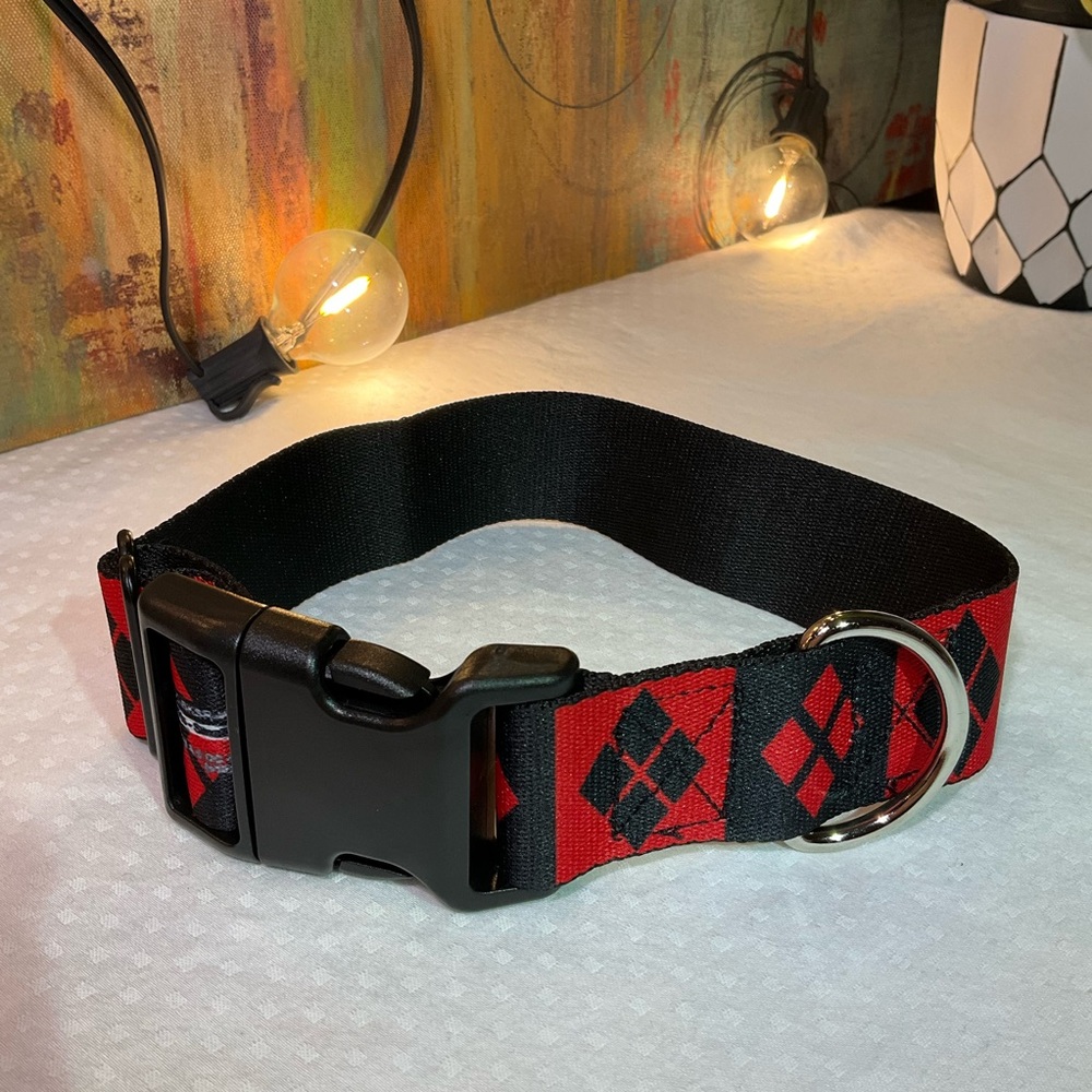 Buckle-Down Collar - Harley Quinn Diamond Red/Black 1.5" Wide - Fits 16-23" Neck